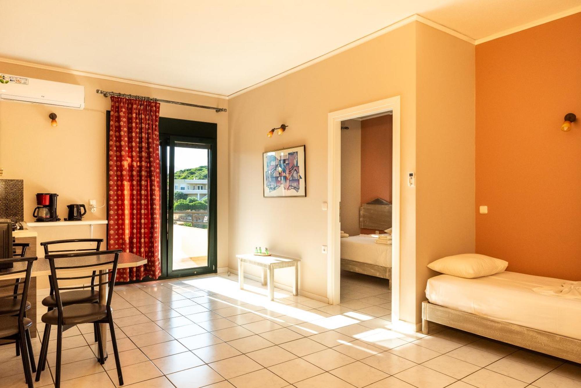 Sun Village Hotel Apartments Μέγας Λιμνιώνας Δωμάτιο φωτογραφία